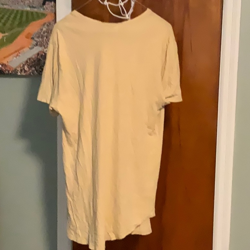 TEE - Picture 2 of 2